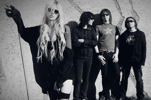 Check Out The Pretty Reckless Covering Oasis Champagne Supernova